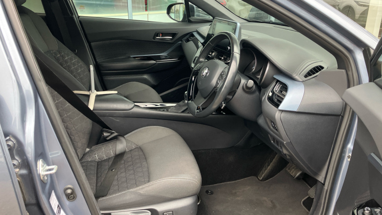 Toyota C-HR 1.8 Hybrid Design 5dr CVT Hybrid Hatchback